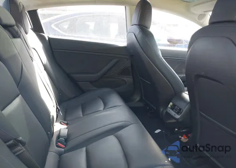 2018 Tesla Model 3 Long Range/Mid Range из США, поврежденный, VIN 5YJ3E1EA3JF044776